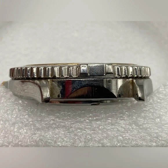 Casio vintage MD708 dive watch, gold black , stainless steel, parts or restore - Picture 4 of 7